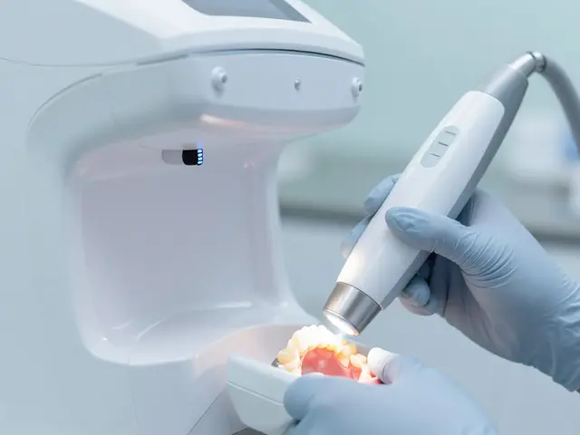 Nejlepší značky neviditelných rovnátek: Kterou vybrat pro váš úsměv?